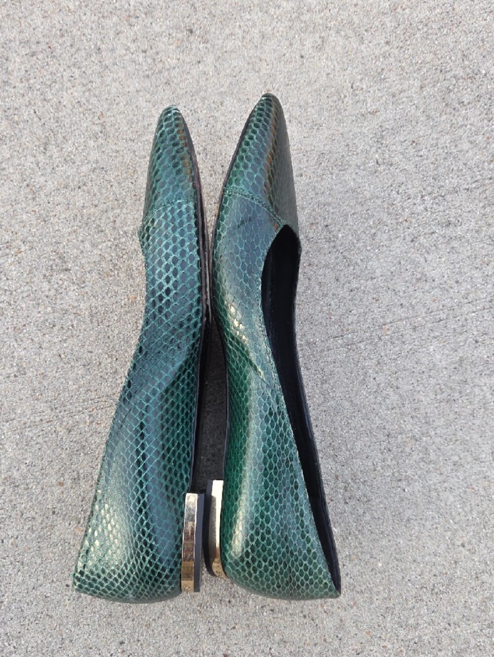 BURBERRY Green Pointed Snakeskin-Texture Flats Sz 38EU - Picture 5 of 8